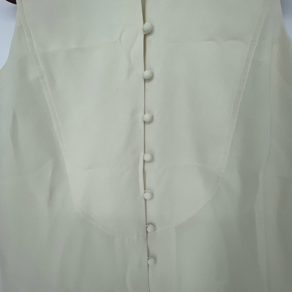 Chaus Cream Button-Back Sleeveless Blouse - Picture 3 of 6